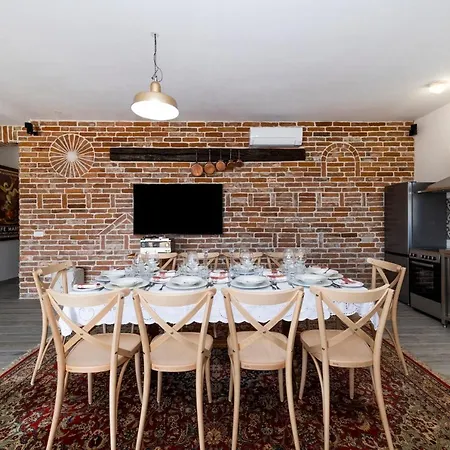 Maza Villa